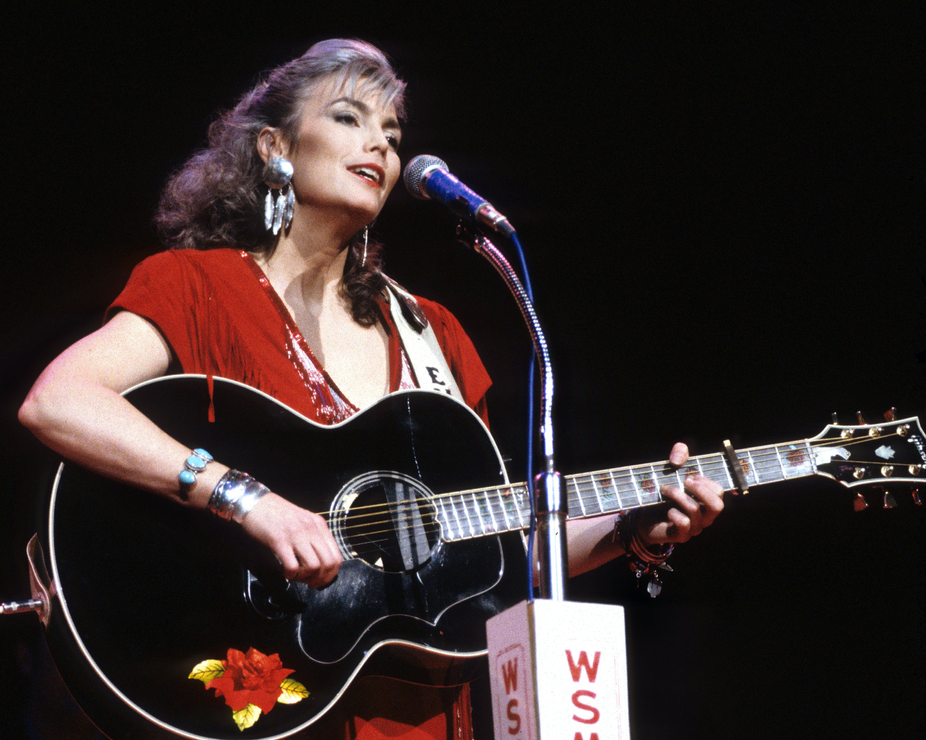 Emmylou Harris induction.jpg