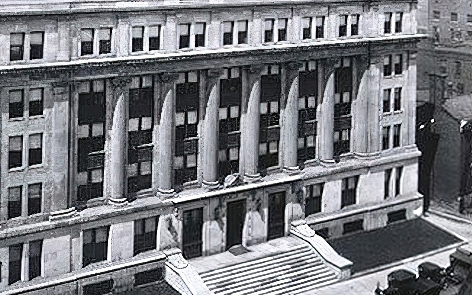 History_NationalLifeBuilding intro