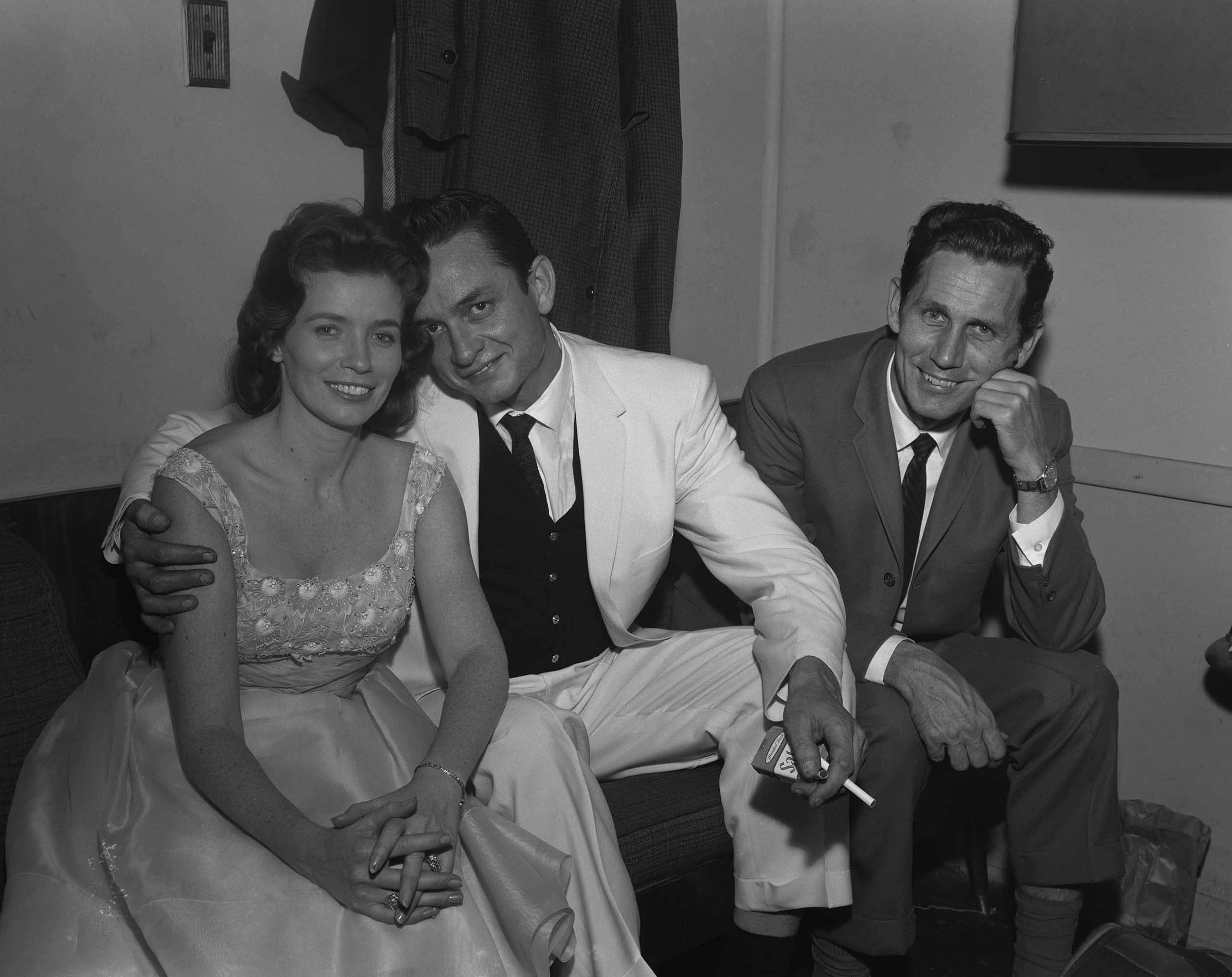 Johnny and June_Backstage_1960.jpg