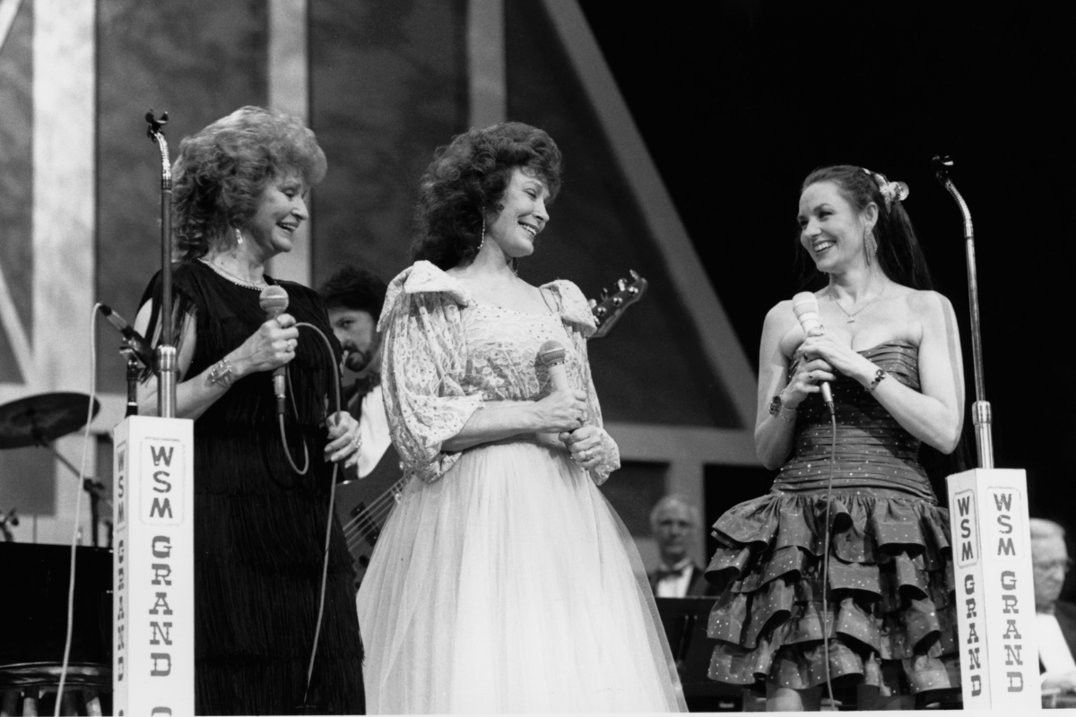 Loretta Peggy Sue and Crystal_1200x800.png